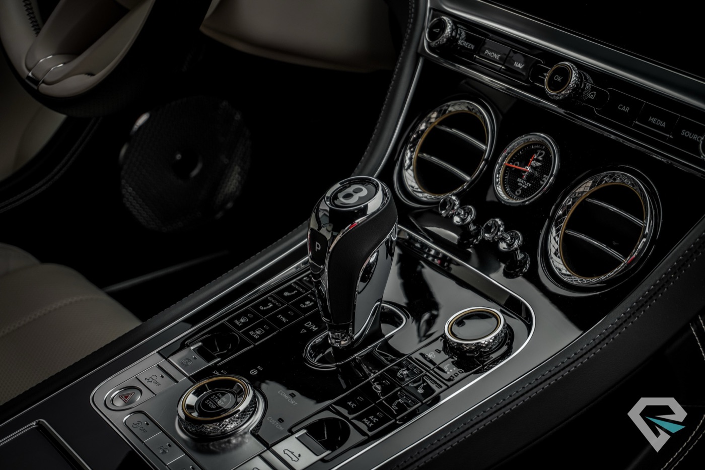 Bentley Continental GT console detail